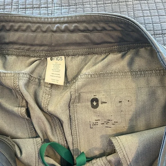 Men’s Figs Gray Scrub Pants - Picture 4 of 4